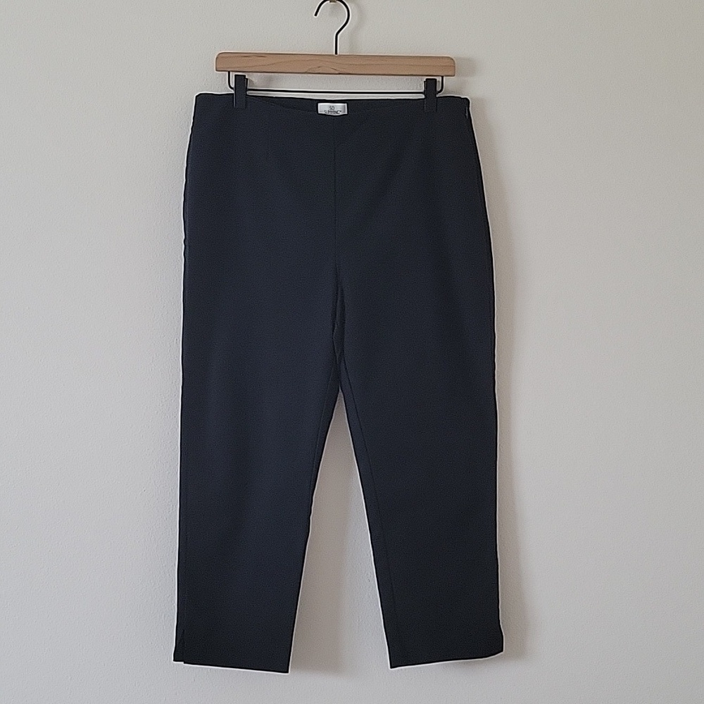 Chico's Black So Slimming Katharine Crop Pants Size Medium/10